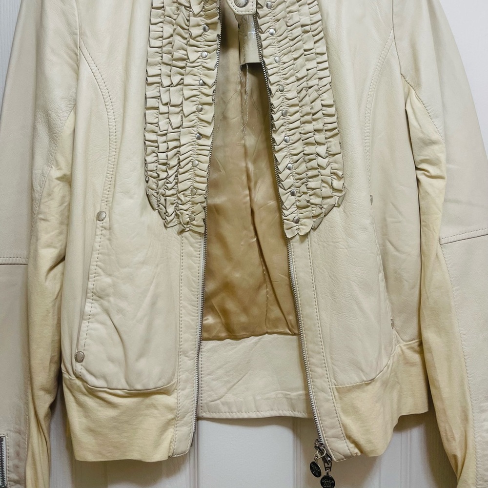 Leather jacket - Picture 2 of 3